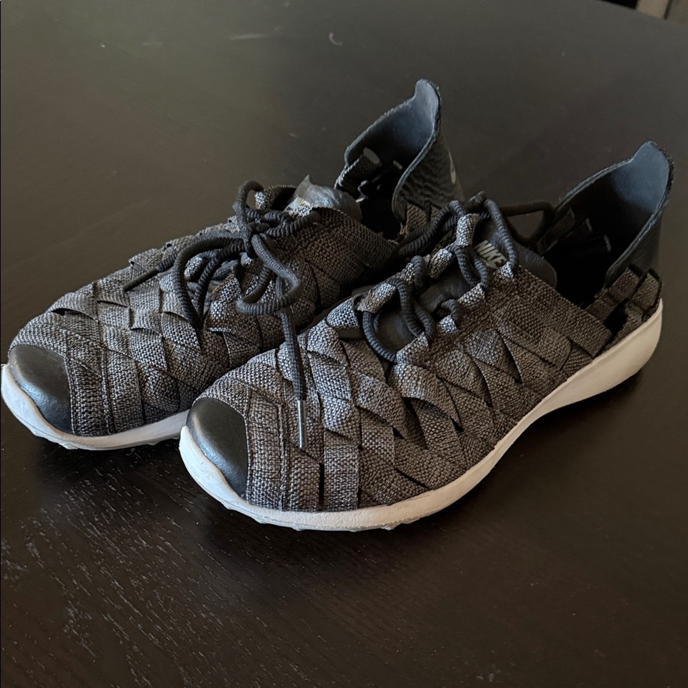 Black Woven Nike’s